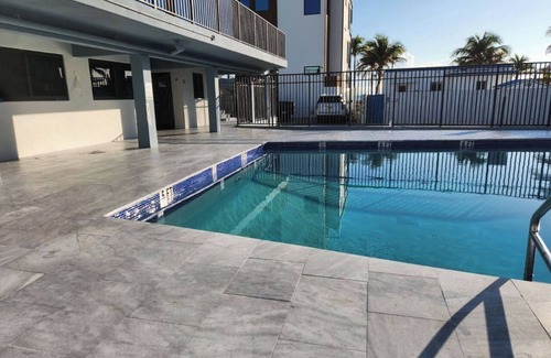 Hollywood Apartment | Beachfront with Private Pool ~ 1 Bedroom w/King Bed & FREE PARKING at the Beach