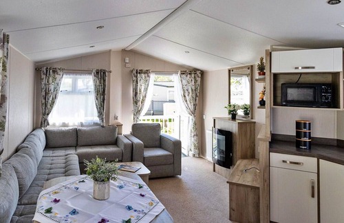 Cowes House | Beachlands