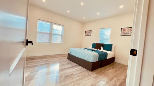 East Daytona Apartment | Beachline Breeze On the Strip
