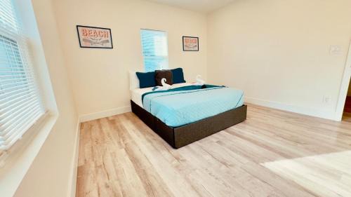 East Daytona Apartment | Beachline Breeze On the Strip