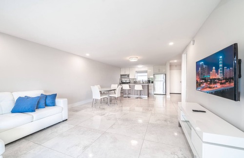 Sunny Isles Beach Apartment | “Beachside 1BR Oasis ‒ Pool, Secure Lobby, Sleeps 5 in Sunny Isles”