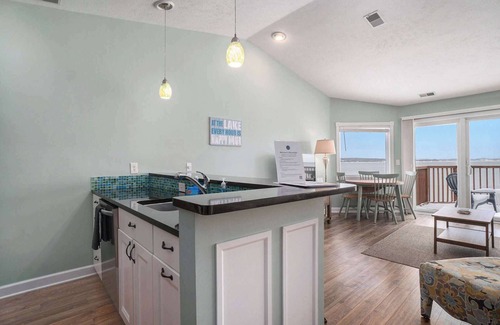 Traverse City Condo | Beachside 325 Waterfront Condo