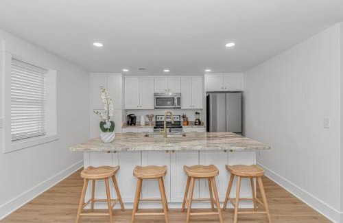 Myrtle Beach House | Beachside 5BR 5BTH Bungalow, 1 Block from Ocean