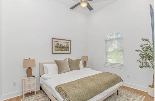 Myrtle Beach House | Beachside 5BR 5BTH Bungalow, 1 Block from Ocean