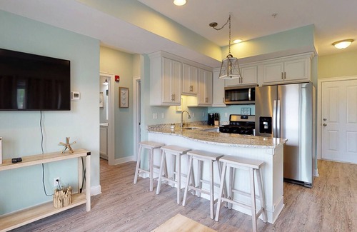 Old Orchard Beach Condo | Beachside Abode 2A by Bayley Vacation Rentals