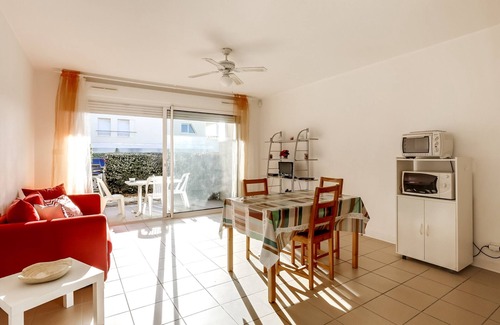 Biscarrosse Plage Apartment | Beachside Apartment in Biscarrosse: Cozy 1-Bedroom, Terrace, and Private Parking