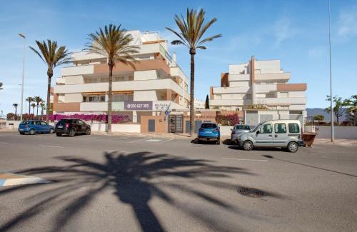 Roquetas de Mar Apartment | Beachside Apartment with Pool