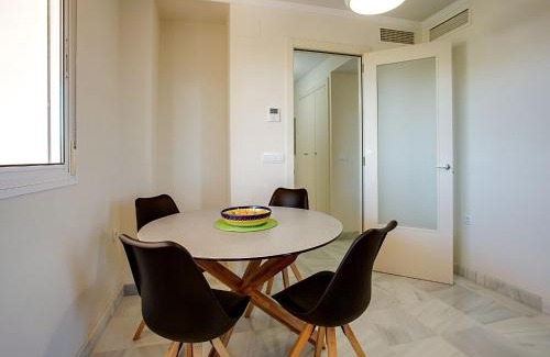 Roquetas de Mar Apartment | Beachside Apartment with Pool