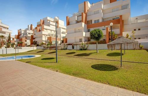 Roquetas de Mar Apartment | Beachside Apartment with Pool