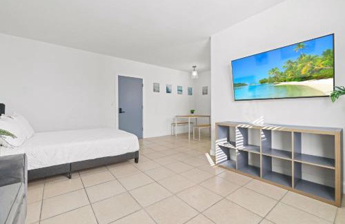 North Beach Apartment | Beachside Apt Miami 4 Guests