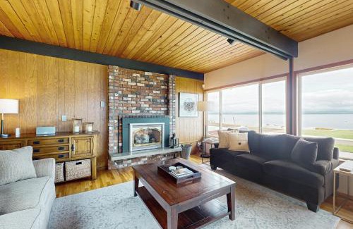 Freeland House | Beachside Barr House