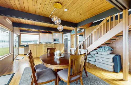 Freeland House | Beachside Barr House