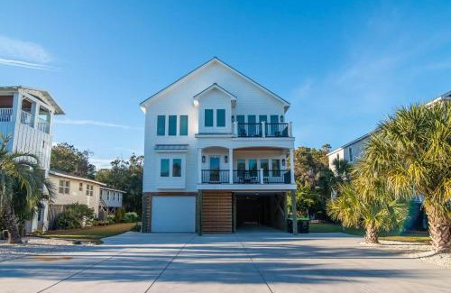 North Litchfield Beach House | Beachside Bliss at Third From the End
