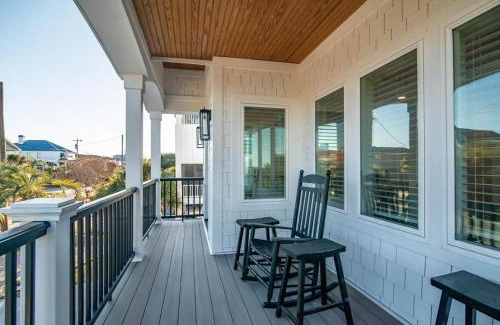 North Litchfield Beach House | Beachside Bliss at Third From the End
