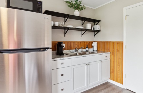 Long Lake House | Beachside Bliss Meets Lakeside Tranquility. Your Perfect Getaway Awaits!