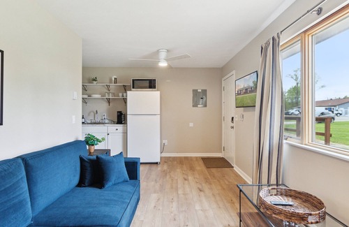 Long Lake House | Beachside Bliss Meets Lakeside Tranquility. Your Perfect Getaway Awaits!