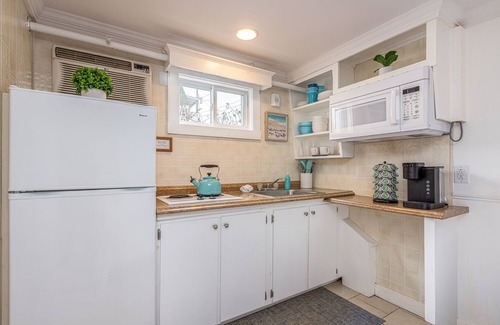 Old Orchard Beach Condo | Beachside Condo – Walk to Pier & Dining