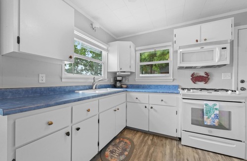 Lake City Cottage | Beachside Cottage on Sapphire Lake
