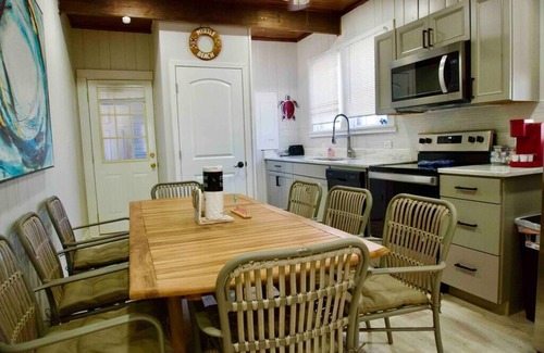 Downtown Myrtle Beach House | Beachside Cottage w/Ocean Views-Trailers Welcome