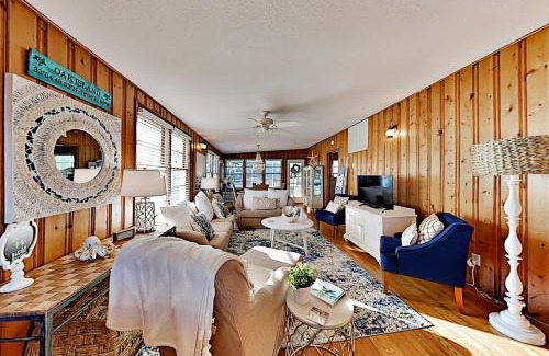 Long Beach House | Beachside Cottage