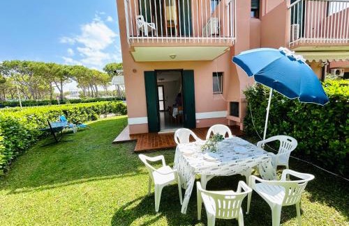 Mazzorno Sinistro House | Beachside Family Garden Retreat