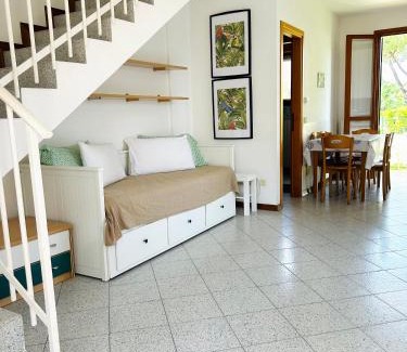Mazzorno Sinistro House | Beachside Family Garden Retreat