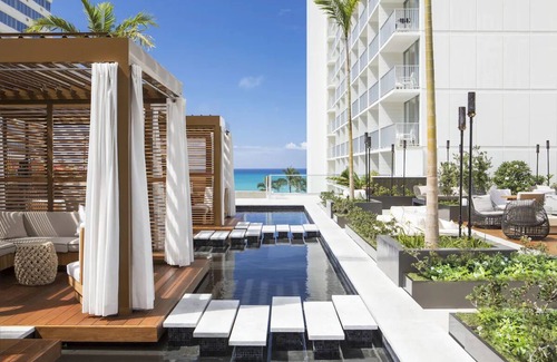 Waikiki House | Beachside Family Queens, Alohilani, 4 Relaxing Rooms | Pets Are Allowed