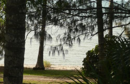 Bowen Apartment | Beachside Holiday Units
