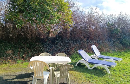 Pleumeur-Bodou House | Beachside House with Garden & WiFi, 400m from Shore in Pleumeur-Bodou