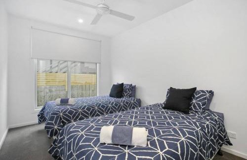 Ocean Grove Apartment | Beachside Living with Sea Views at the Pines