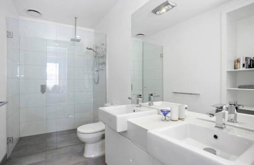 Ocean Grove Apartment | Beachside Living with Sea Views at the Pines
