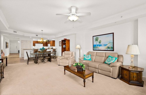 Bridgeport Heights Condo | Beachside luxurious spacious ocean-view condominium