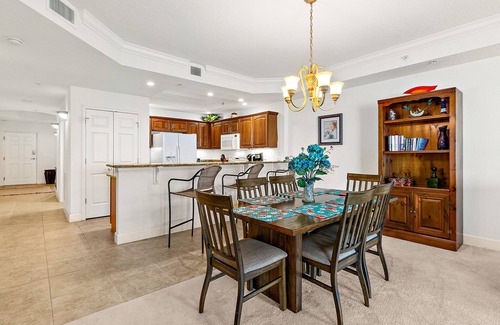 Bridgeport Heights Condo | Beachside luxurious spacious ocean-view condominium