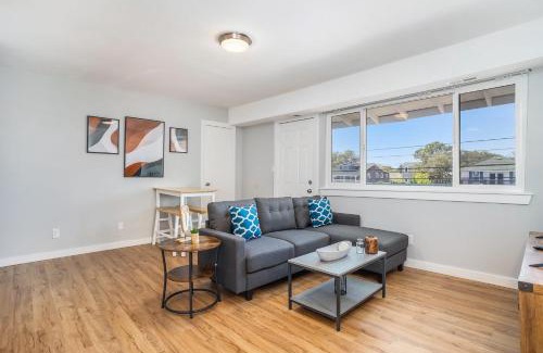 Willoughby Spit Apartment | *Beachside Property* Lighthouse Suite @ Wind & Sea