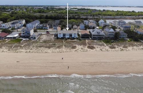 Willoughby Spit Apartment | *Beachside Property* Lighthouse Suite @ Wind & Sea