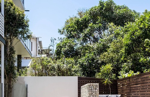 Twin Waters House | Beachside Resort Luxury Living