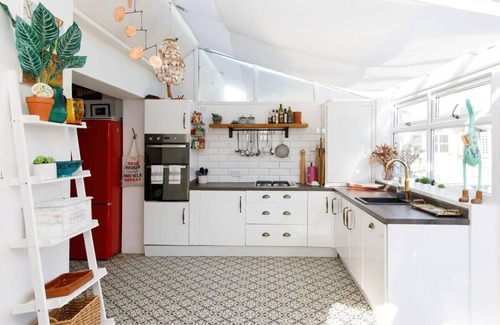 East Wittering House | Beachside Retreat for 8 Close to Village