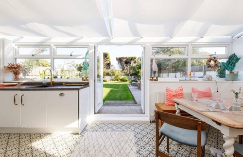 East Wittering House | Beachside Retreat for 8 Close to Village