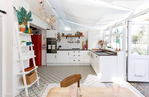 East Wittering House | Beachside Retreat for 8 Close to Village