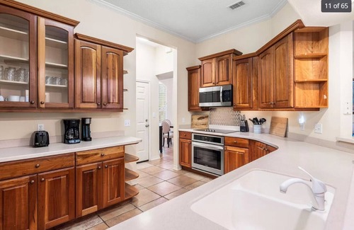 Gulf Pines House | Beachside Retreat Awaits w/Lakeview