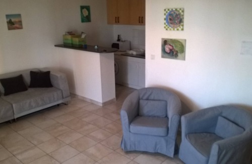 Meze Apartment | Beachside sea views, aircon, internet, modern, private parking