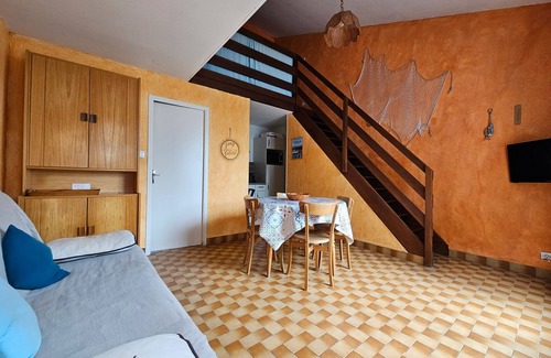 La Faute-sur-Mer House | Beachside Studio Cottage, 150m to Beach, Pets Allowed!