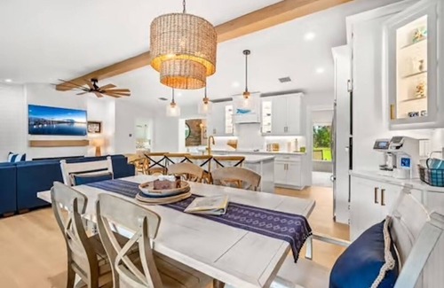 Melbourne Beach House | Beachside Stylish Coastal Retreat - Hanging Bed, Steps to Sand & Private Access