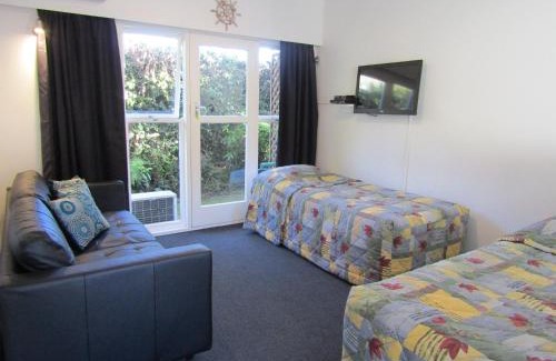 Waikawa Bay Hotel | Beachside Sunnyvale Motel