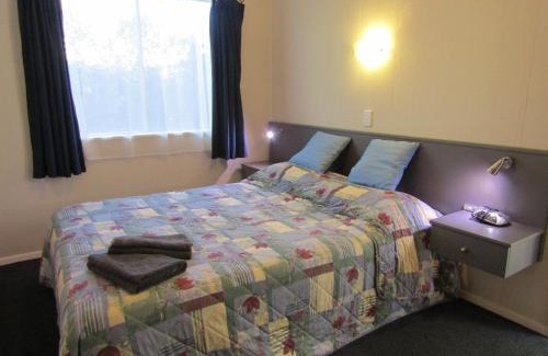 Waikawa Bay Hotel | Beachside Sunnyvale Motel