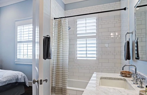 Galveston House | Beachtown Beauty on East End