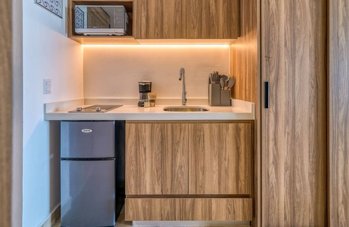 Las Glorias Apartment | Beachview Condo with Multiple Pools - Beach