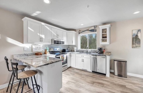 Sister Bay Condo | Beachview Condo No 4