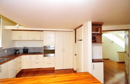 Britannia Heights House | BeachViews - Architectural with Incredible views over the Beach & Tasman Bay!