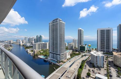 Hallandale Beach Apartment | BeachWalk Resort - VIP TOWER - OCEANVIEW UNIT 3 BEDROOM & 3 BATHROOM